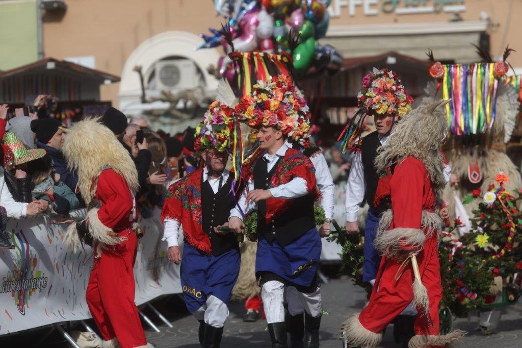 File:Kurentovanje 2023 Opening ethno procession Photo Stanko Kozel.jpg