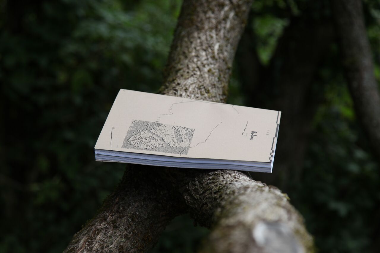 Robida 2021 magazine in the forest Photo Tanja Marmai.jpg