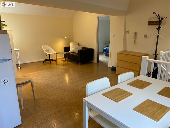 Slovene Arts and Culture Residency in London, kitchen and living room, 2023