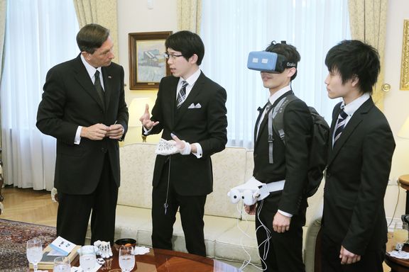 Invited by the Speculum Artium Festival, a group of Japanese artists studying Empowerment informatics at the University of Tsukuba meet with Borut Pahor, the president of Slovenia, 2015