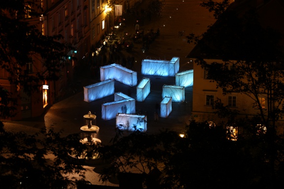 Svetlobni dom - light instalation by Sophie Guyot at Novi trg in front of Slovene Academy of Sciences and Arts (SAZU), Lighting Guerrilla Festival, 2014