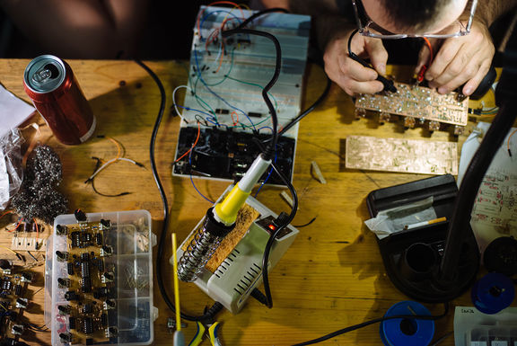 Peter Edwards (aka casparelectronics), one of the artists invited to lead workshops at PIFcamp, 2015