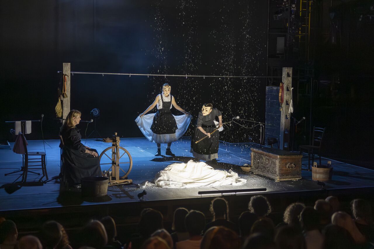Maribor Theatre Festival 2023 Women in dough Photo Bostjan Lah.jpg