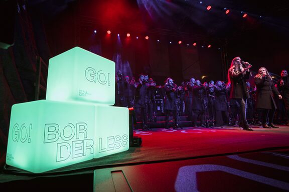 Perpetuum Jazzile at Borderless Christmas Lights