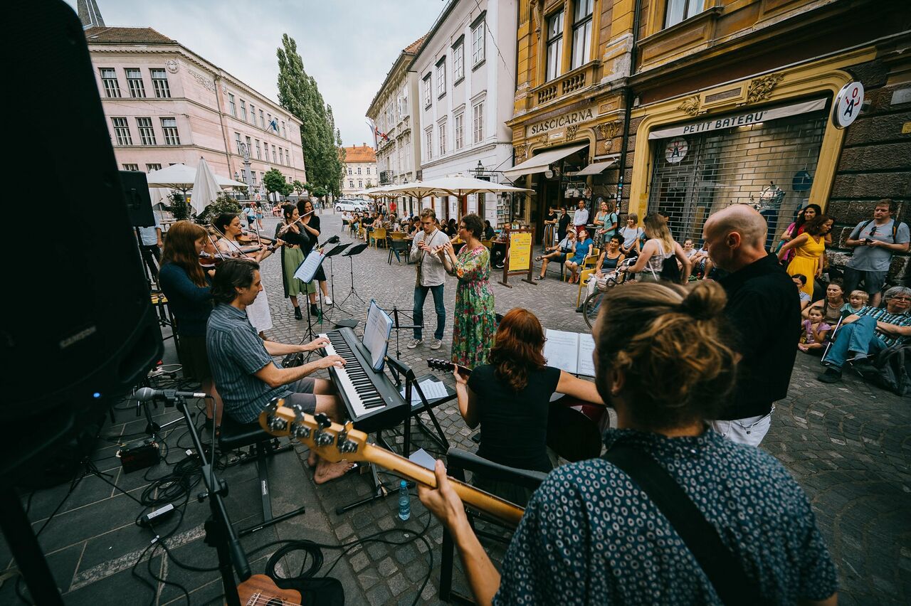 Praznik glasbe 2022 Musicians performing on Stari trg Photo Lovro Megusar.jpg