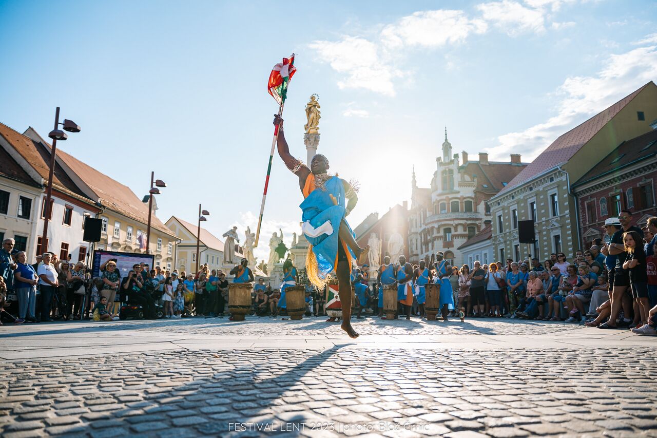 Lent Festival 2023 Folkart at Maribor's main city square Photo Blaz Crnic.jpg
