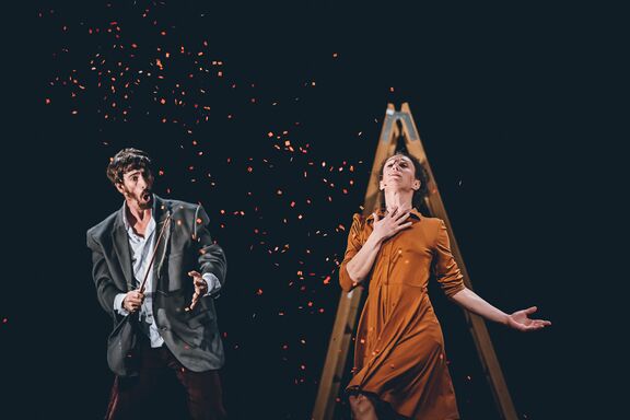 Spanish circus artists Xavi Sánchez and Analia Serenelli from group Rauxa, Klovnbuf Festival 2024. Author: Gaby Merz