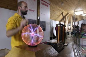 At the <!--LINK'" 0:313--> one can reenact a set of experiments with electricity, as thought of and conducted by Nikola Tesla, 2016