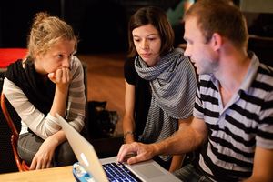 Mentor Espen Rasmussen speaking with workshop participants, <!--LINK'" 0:49-->, 2010