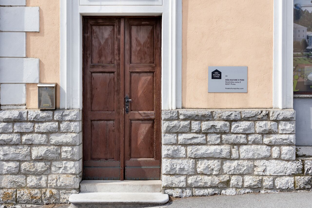 Pivka House of Culture 2023 Entrance Photo Simon Avsec.jpg