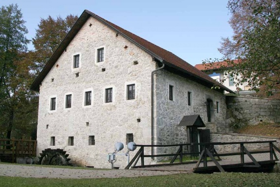 The Trubar Homestead in Velike Lašče dates back to approximately the time of Primož Trubar's life and was also run by his relatives. Exterior in 2006.