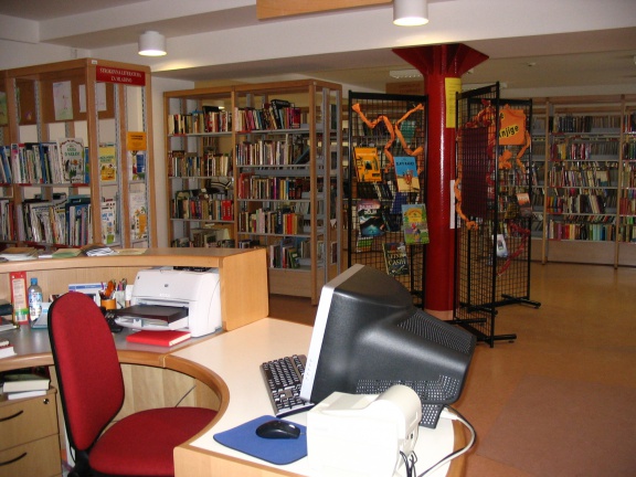 File:Radlje ob Dravi Public Library 2006 Muta branch.JPG