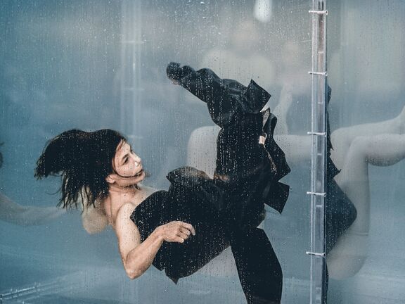 Spanish multidisciplinary artist Maria Palma in her performance The Submerged Voice, Klovnbuf Festival 2024. Author: Gaby Merz