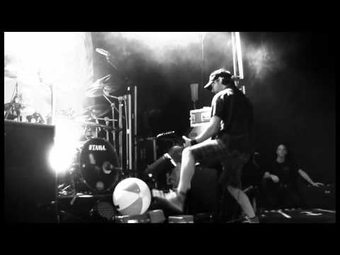 ELVIS JACKSON Wake Me Up!