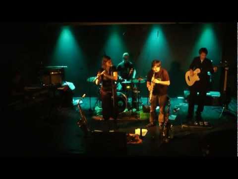 JAZZ RAVNE- JAZOO- utrinki s koncerta v KOMPLEKSU